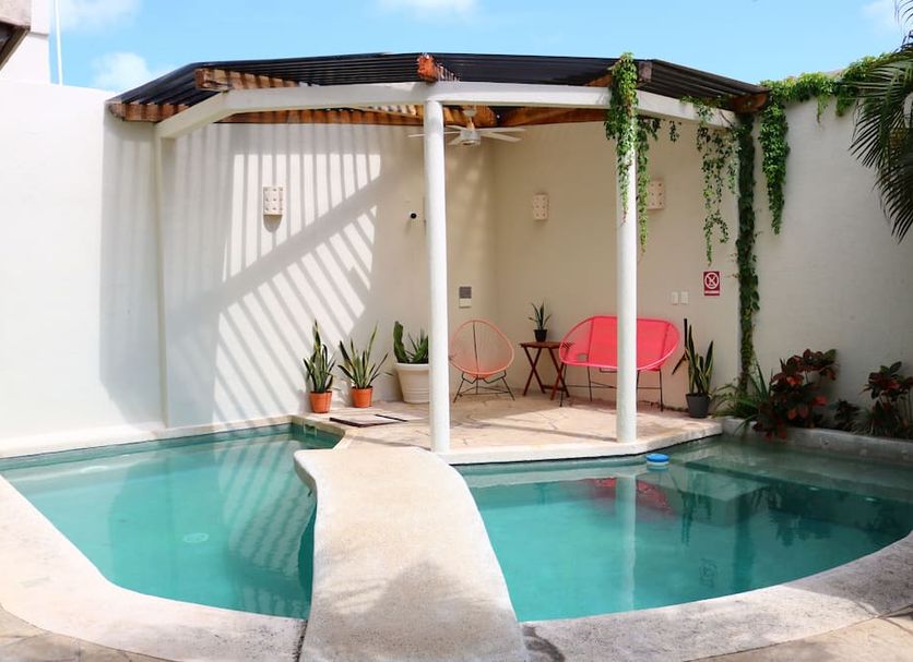 Басейн Фото