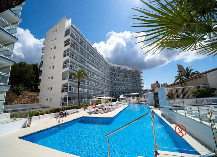 Басейн Фото