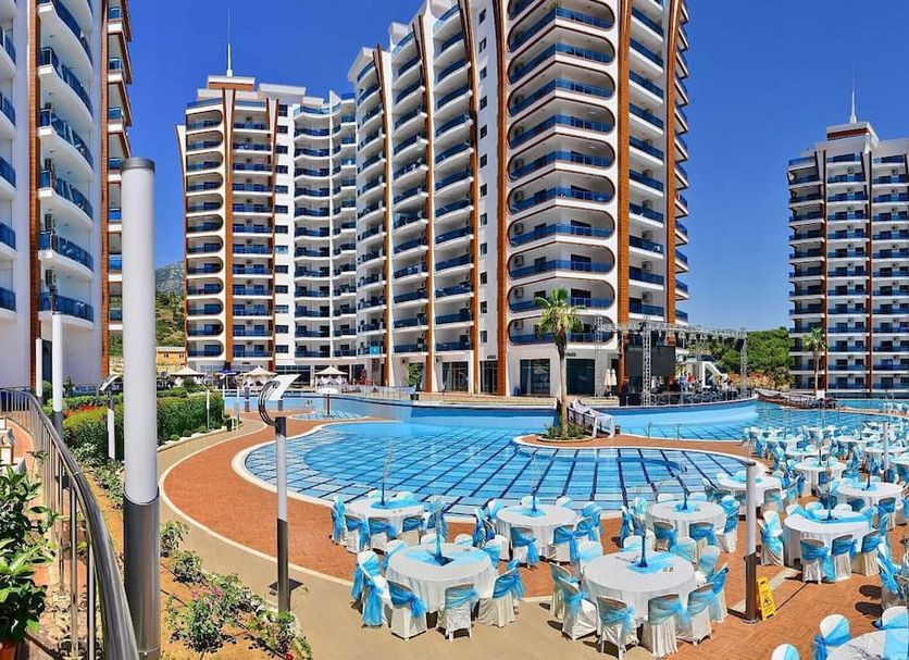 Басейн Фото