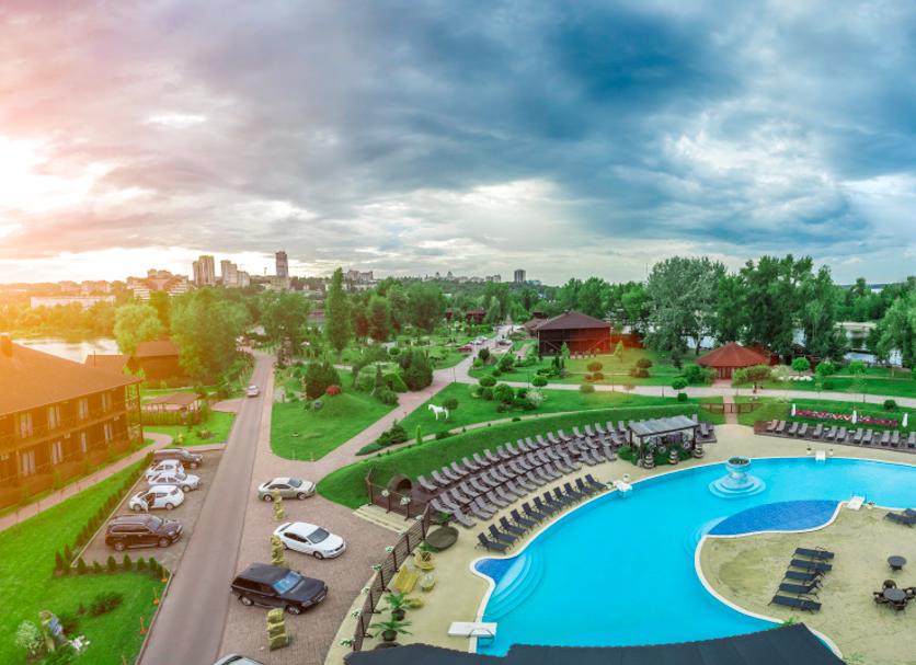 Басейн Фото