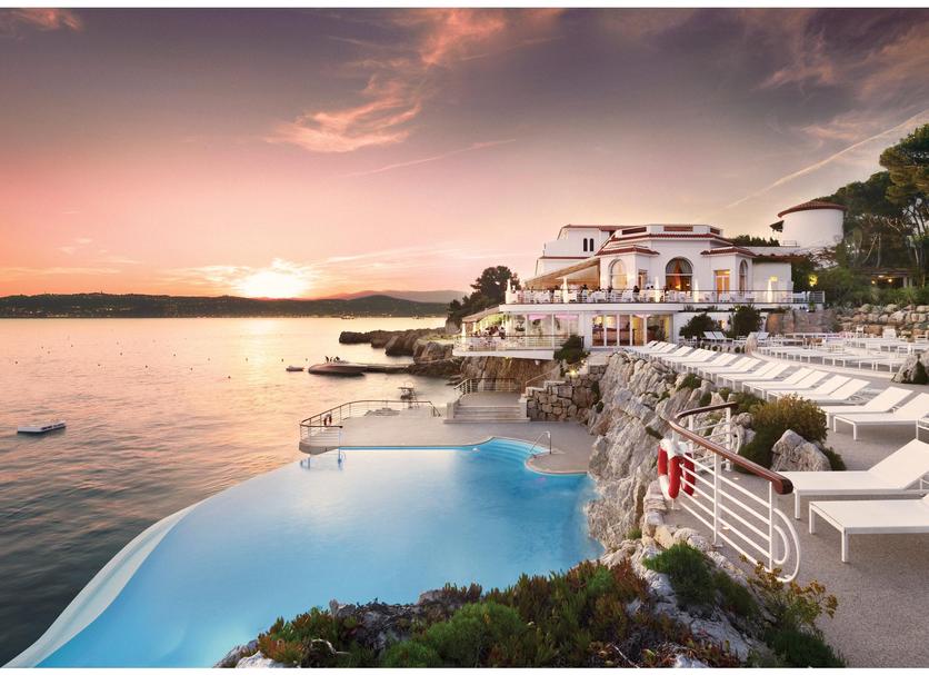 Басейн Фото