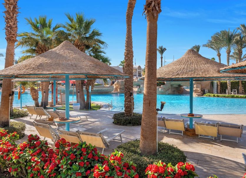 Басейн Фото