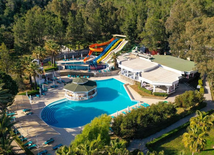 Басейн Фото