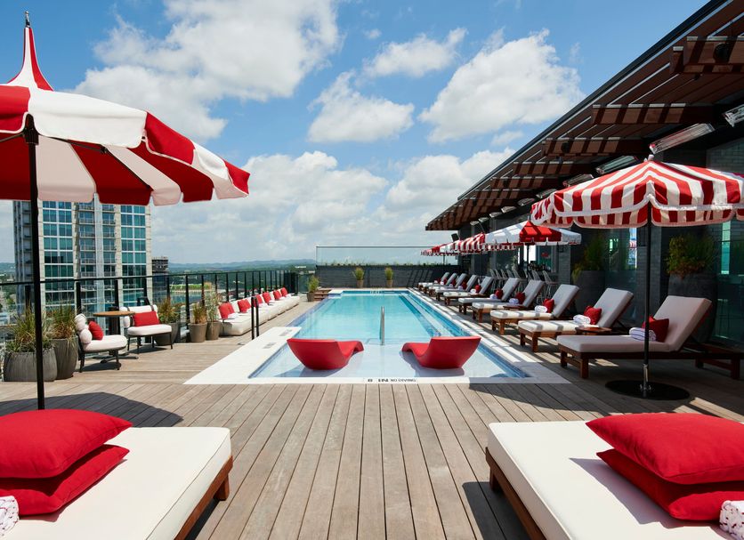 Басейн Фото