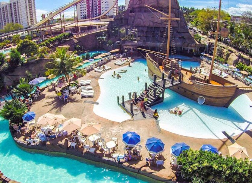 Басейн Фото