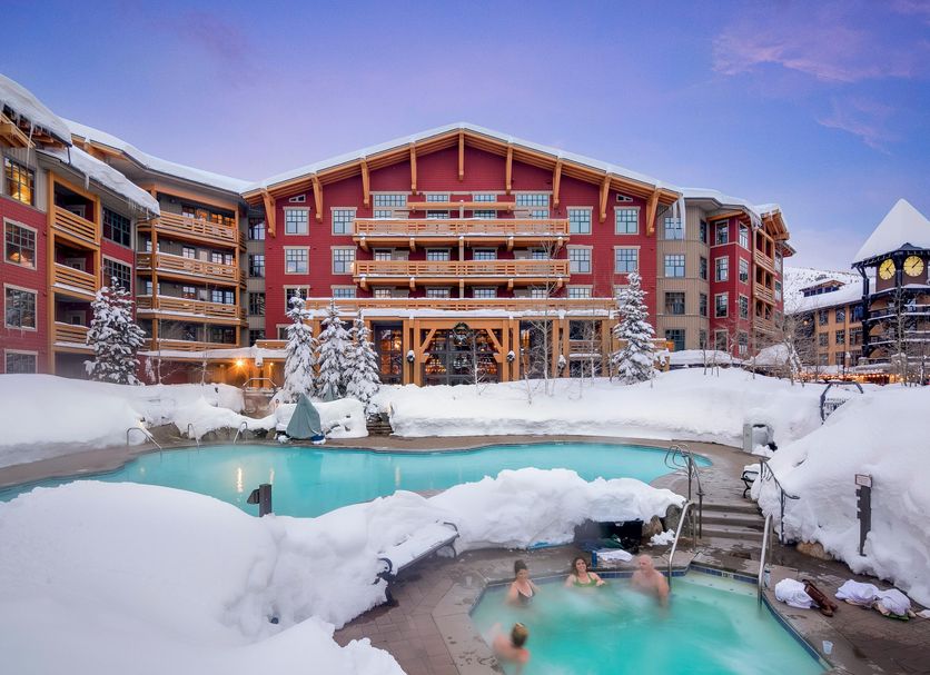 Басейн Фото