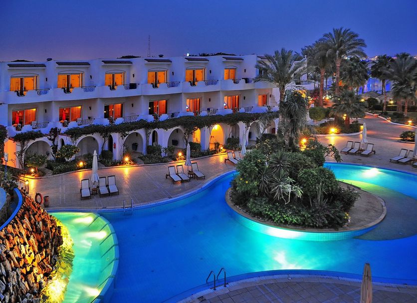 Басейн Фото