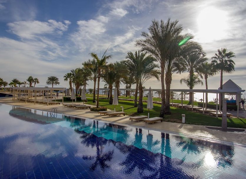 Басейн Фото