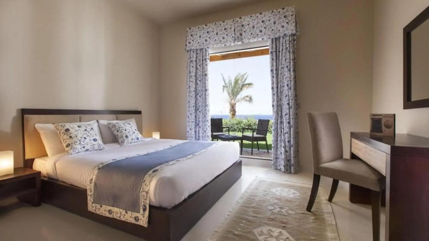 Azzurra Sahl Hasheesh