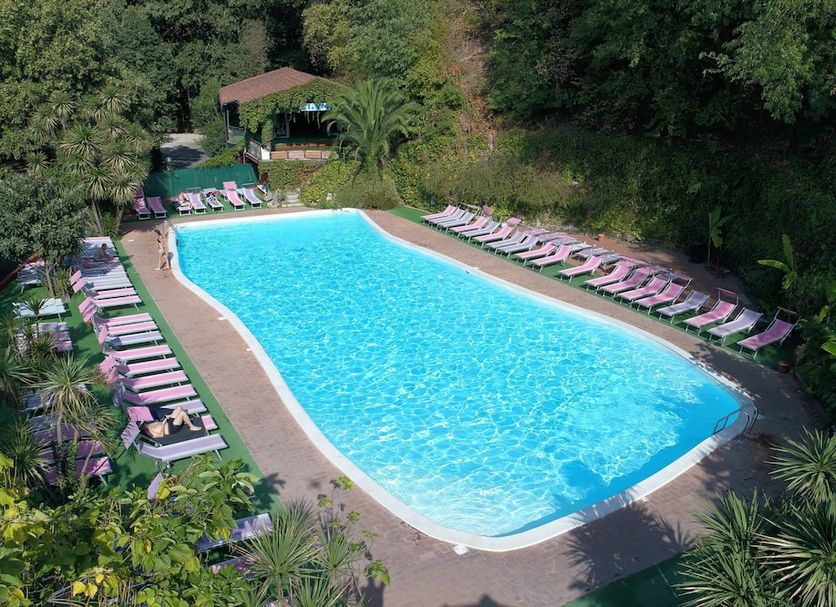 Басейн Фото