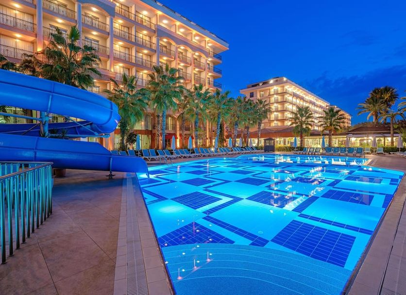 Басейн Фото