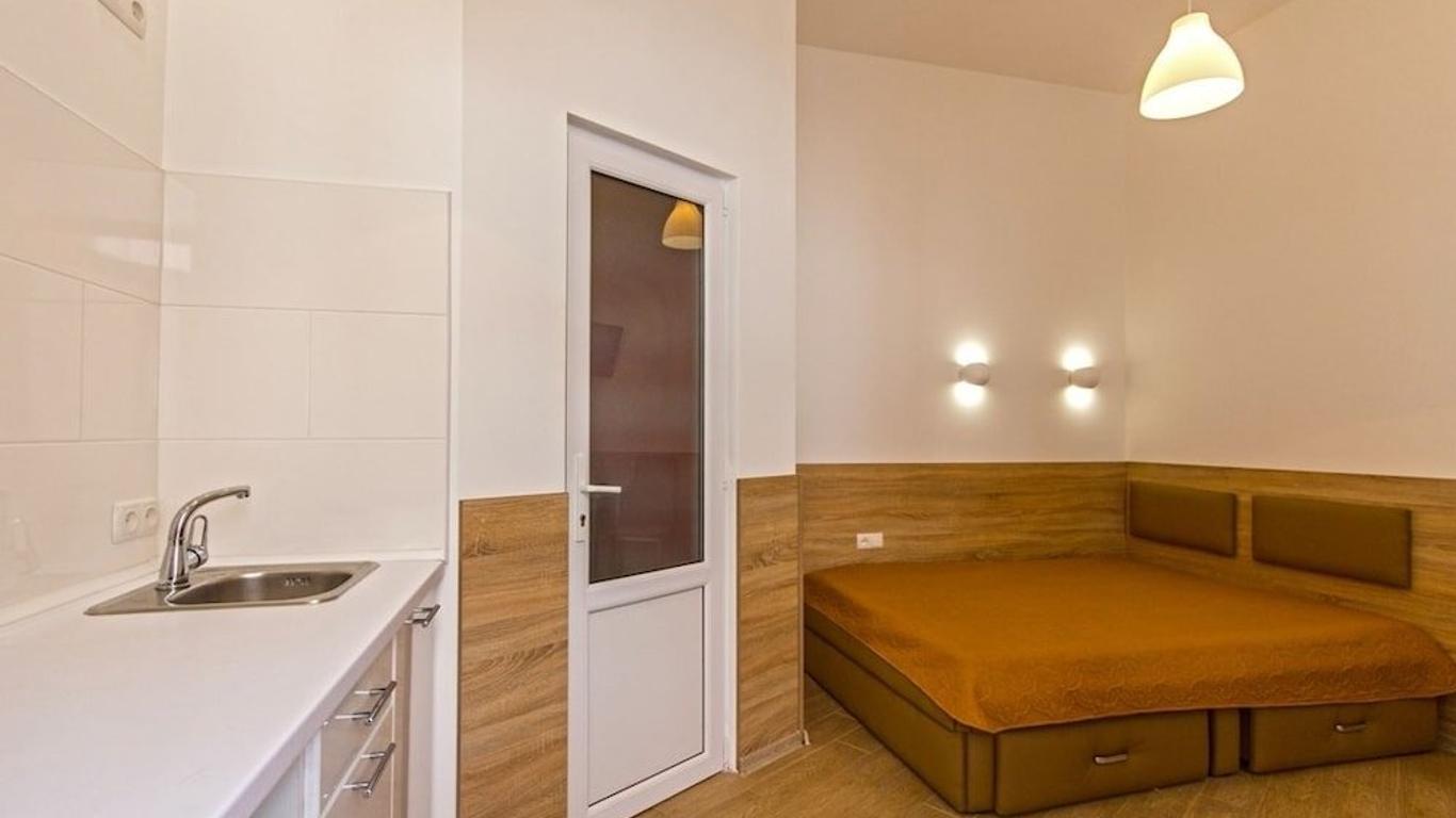 Mini Smart Apartments on Shpytalna 13- Economy Apartment