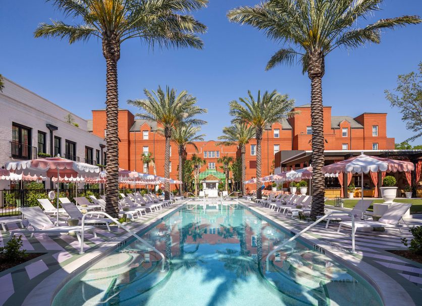 Басейн Фото