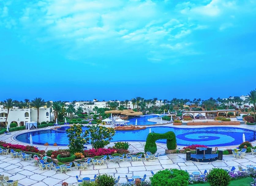 Басейн Фото