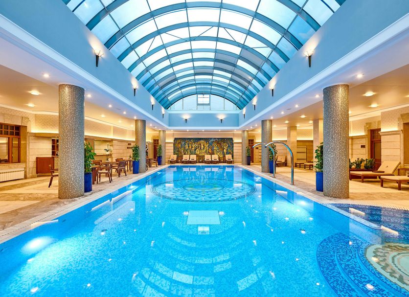 Басейн Фото