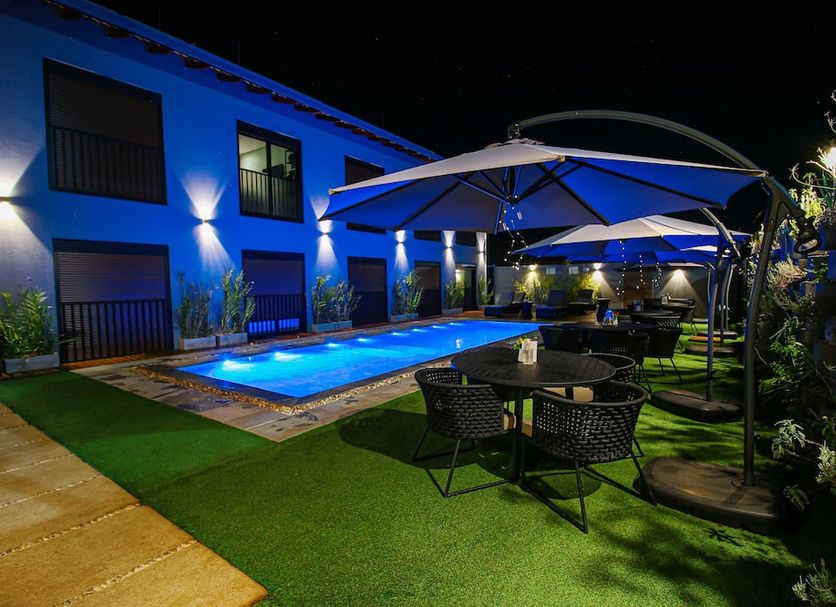 Басейн Фото