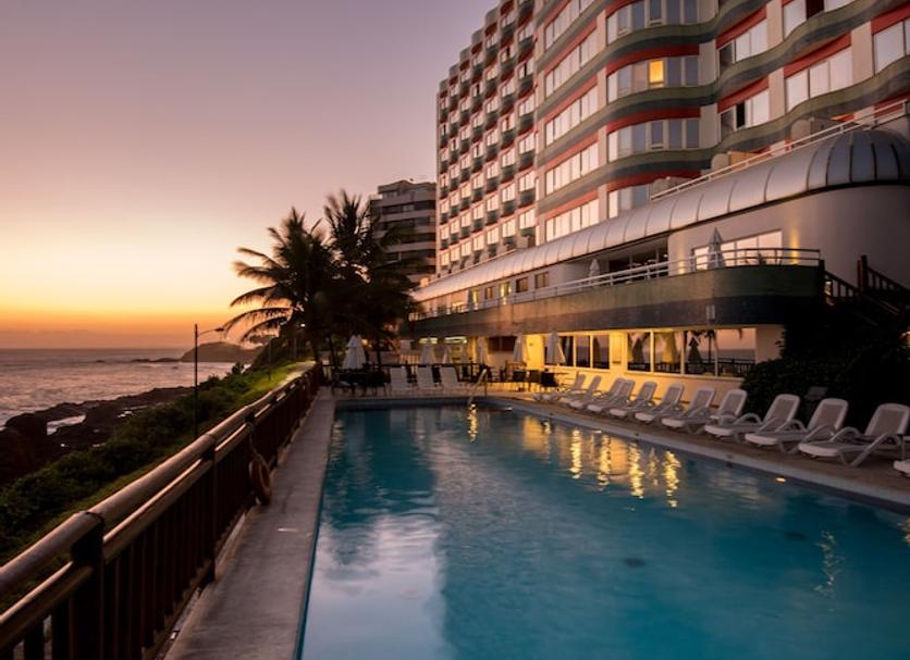 Басейн Фото