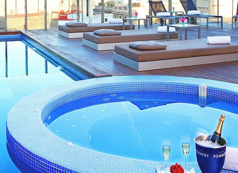 Басейн Фото