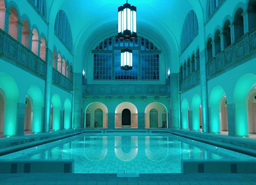 Басейн Фото