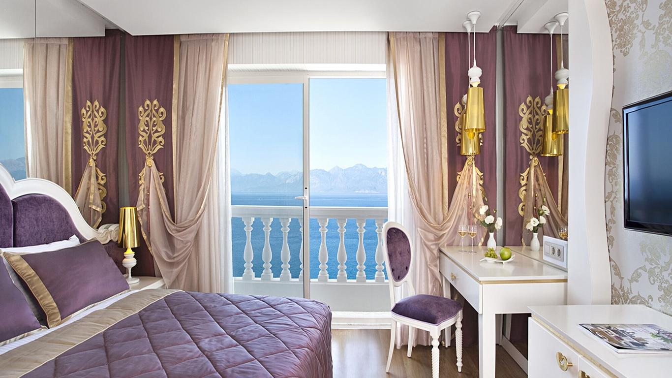 La Boutique Hotel & Suites