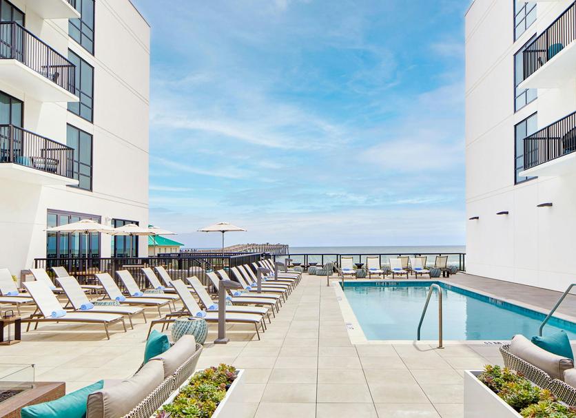 Басейн Фото