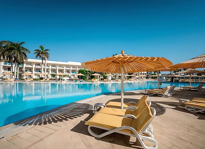 Басейн Фото