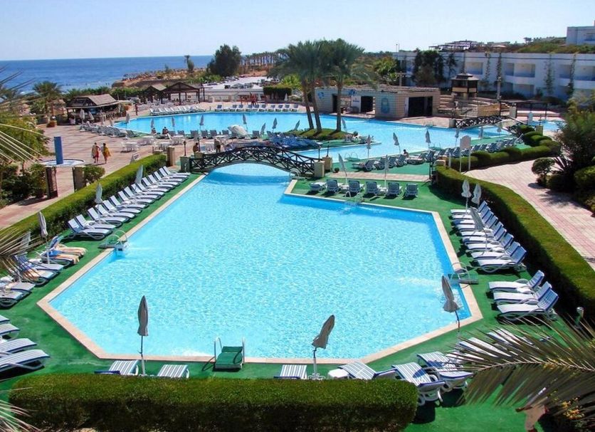 Басейн Фото