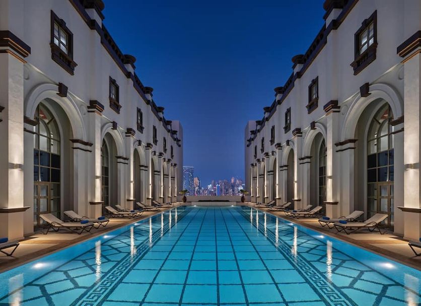 Басейн Фото