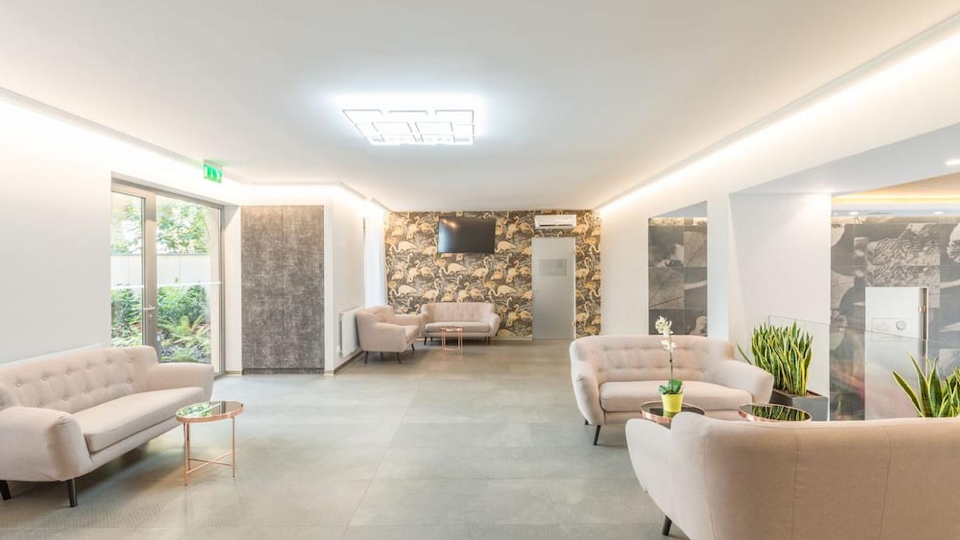 Maple Tree Budget Apartments