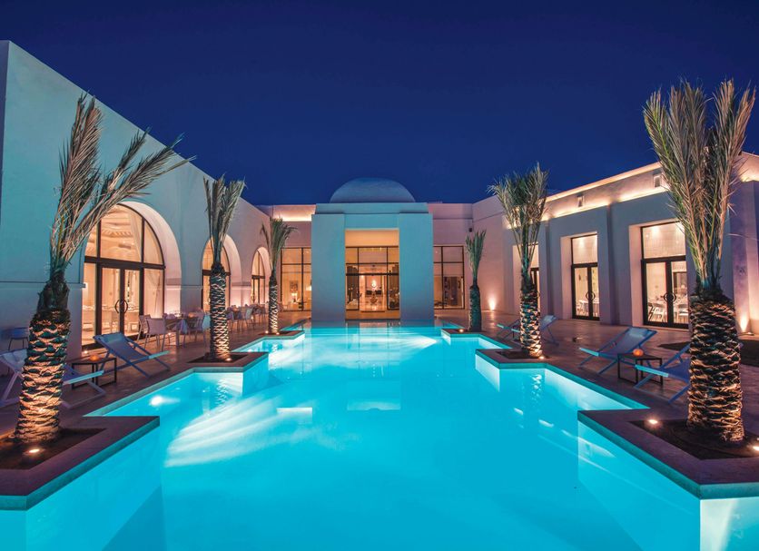 Басейн Фото