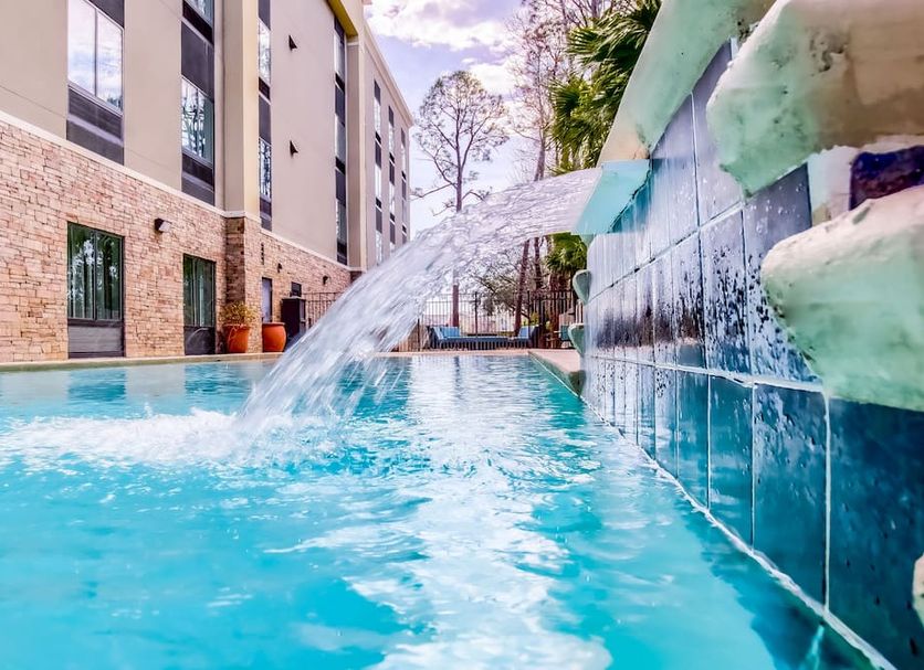 Басейн Фото