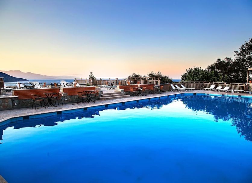 Басейн Фото