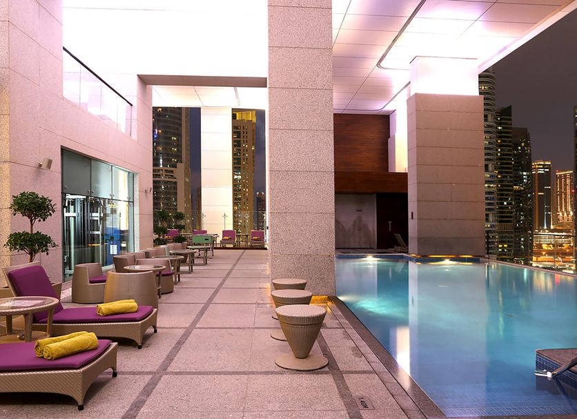 Басейн Фото