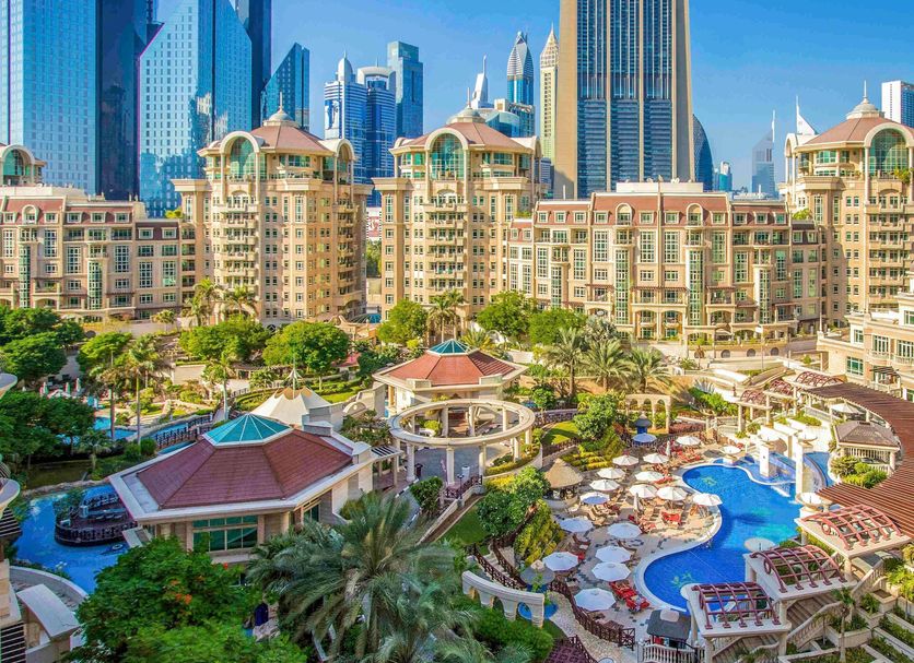 Басейн Фото