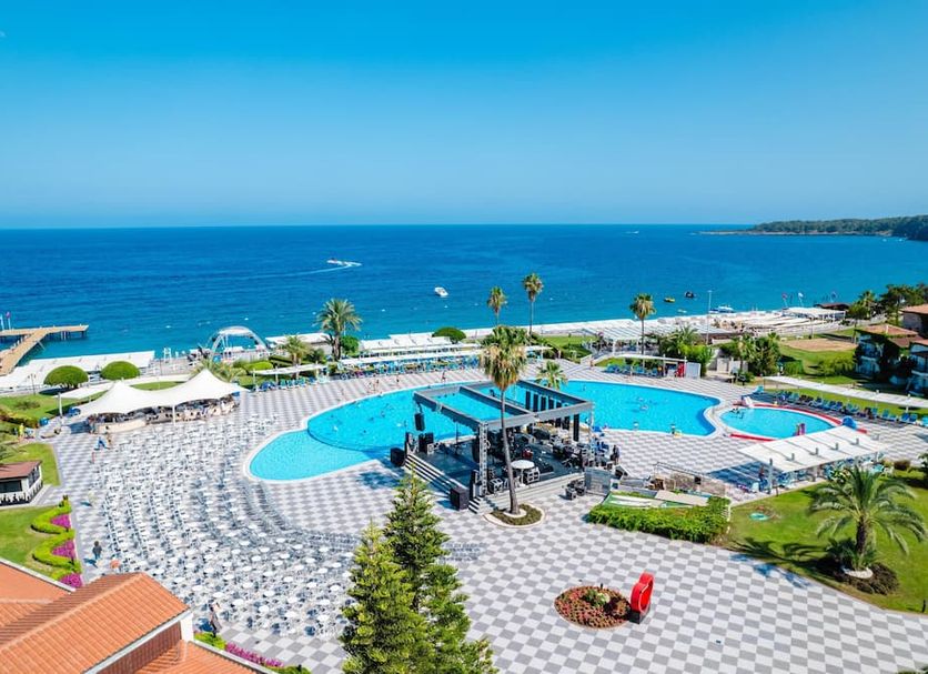 Басейн Фото