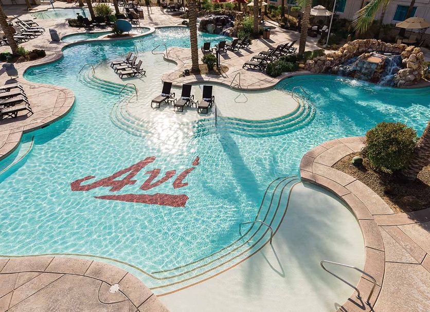 Басейн Фото